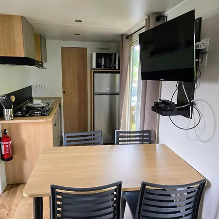 La Petite Maison D'emmy Parque de Campismo